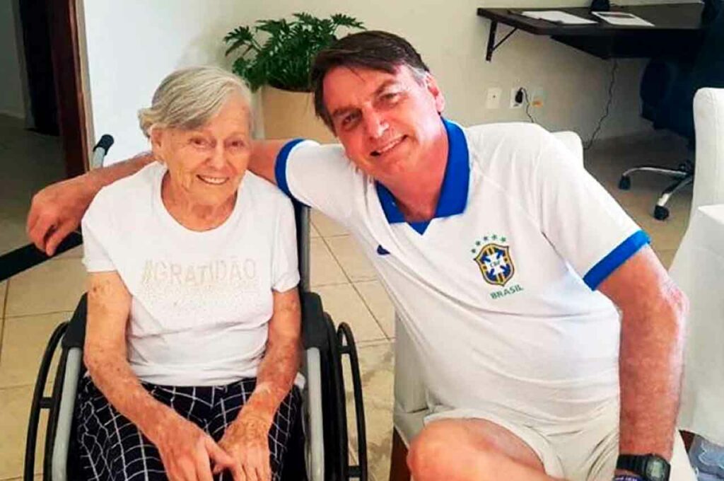 Aos 94 anos, morre Olinda Bonturi, mãe do presidente Jair Bolsonaro