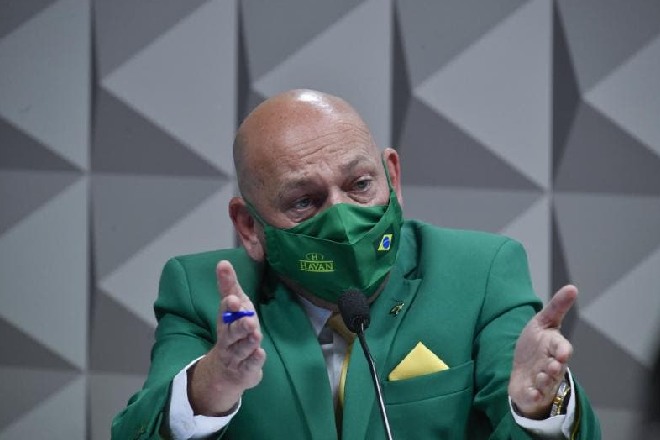 Casa onde Luciano Hang passava o réveillon com família foi alvo de vandalismo