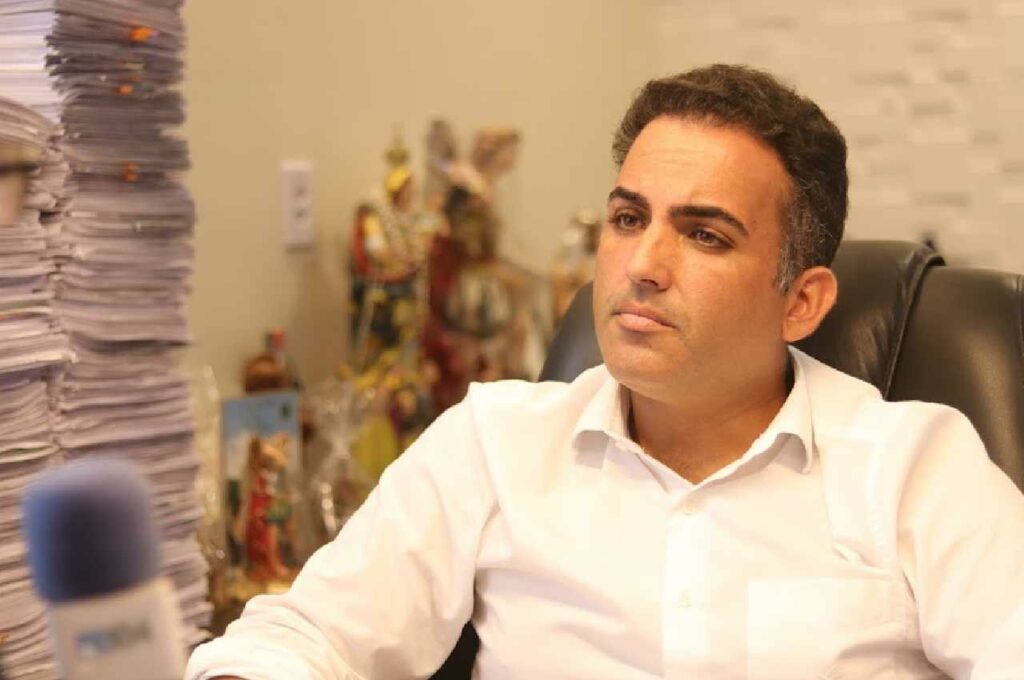 Renato Filho visita obras de drenagem em andamento no Loteamento Manguaba III