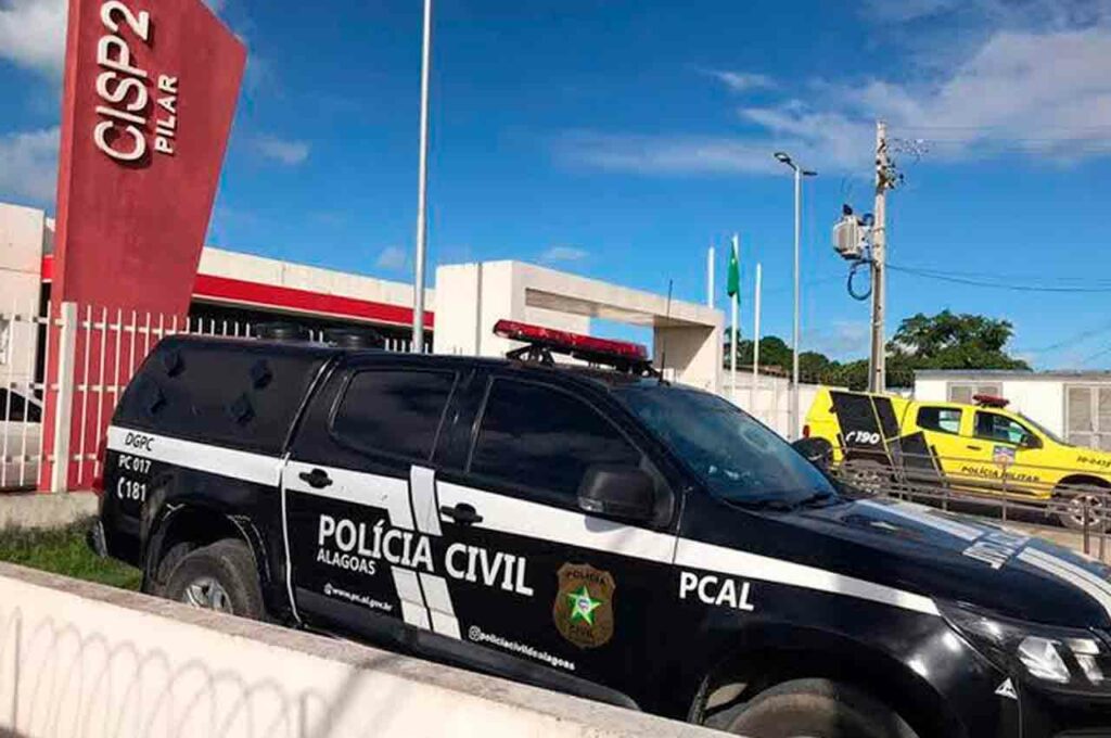 Homem é preso após espancar esposa e se esconder em caixa d’água no interior de Alagoas