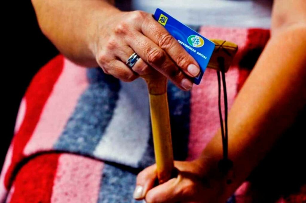 A prova de vida acabou? Entenda o que muda