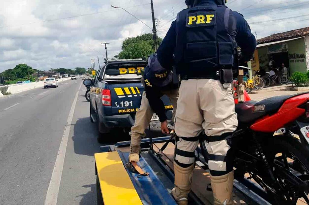 Homem que comprou moto por R$ 3 mil é preso por receptação na BR-104