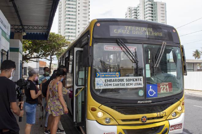 Nova linha de ônibus vai atender o Centro e mais 8 bairros de Maceió