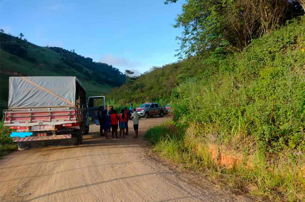 Bandidos atiram contra motorista durante assalto a pau de arara em União dos Palmares