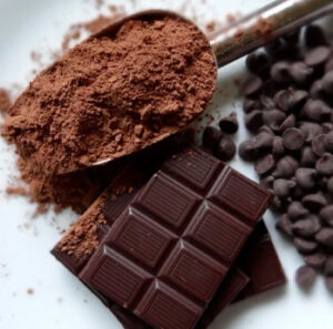 Chocolate Amargo e Cacau em pó | © Reprodução