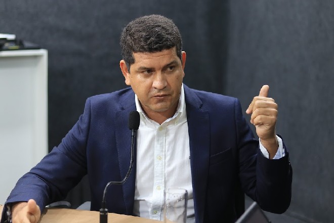 Nenzinha pede que Parque de Diversões cumpra lei de meia-entrada para pessoas com deficiência