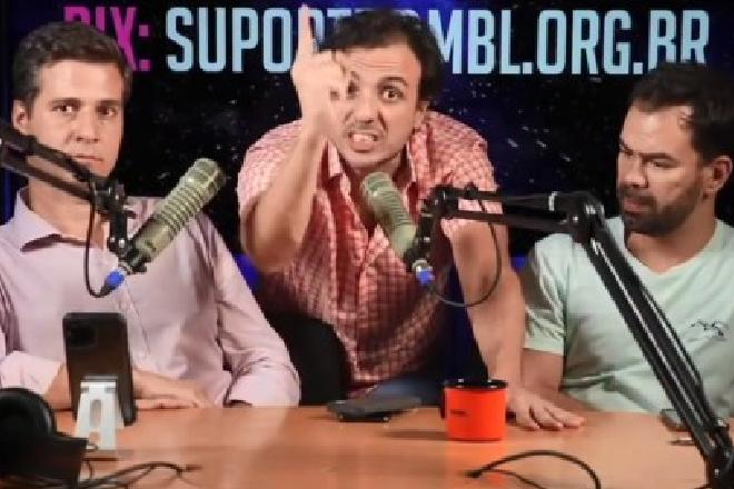 Coordenador do MBL se irrita e arremessa copo em direção à câmera durante live