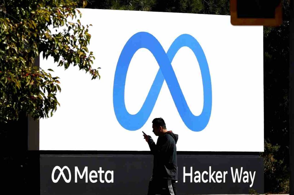 Meta proíbe divulgação de livro sobre Stalin e Hitler no Facebook e Instagram