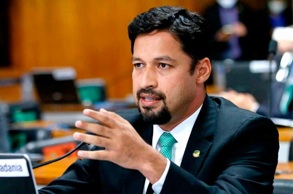 Rodrigo Cunha repudia atos antidemocráticos ocorridos em Brasília neste domingo (8)