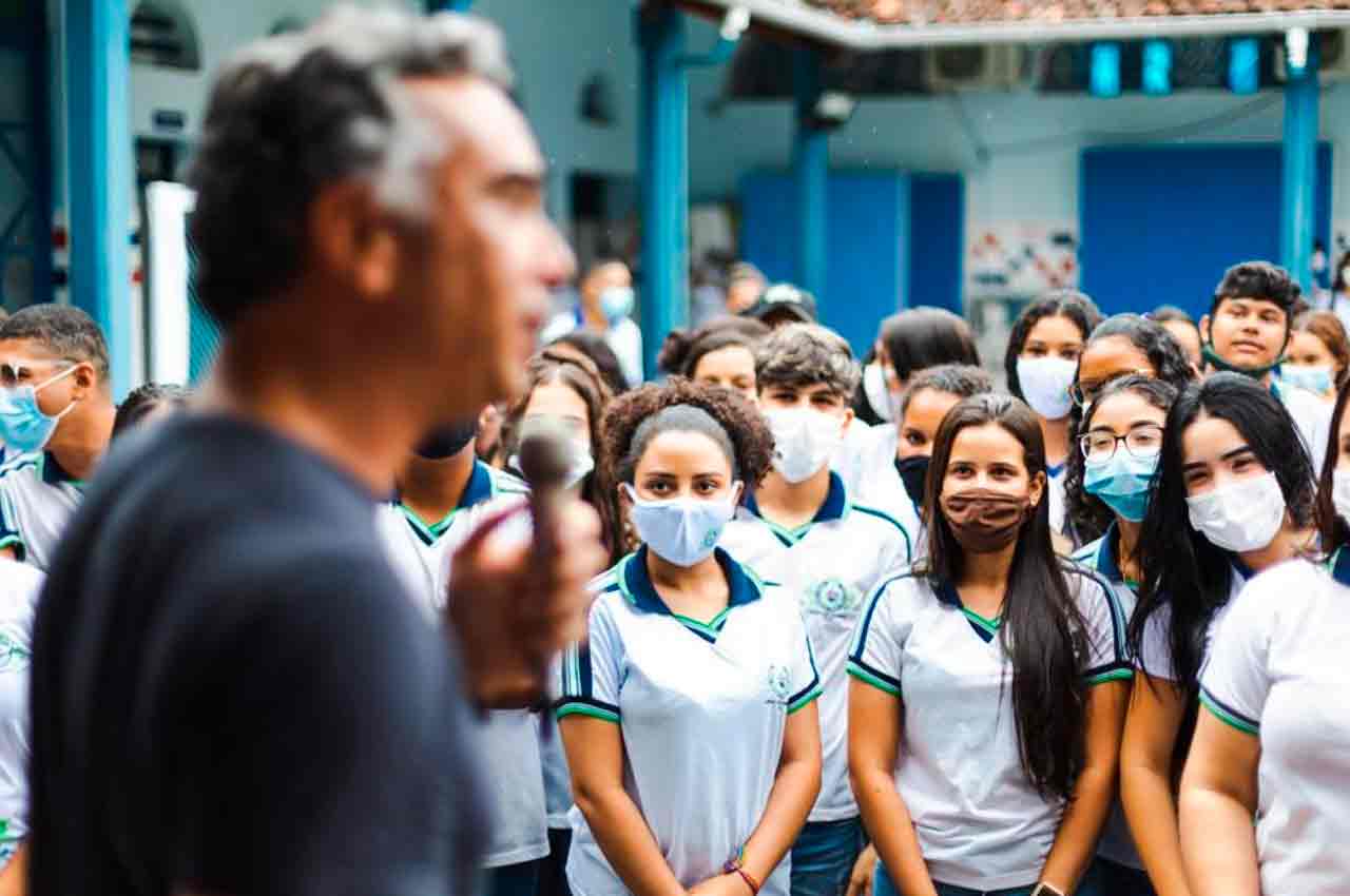 Secretário Rafael Brito visitou escola em União dos Palmares | © Assessoria