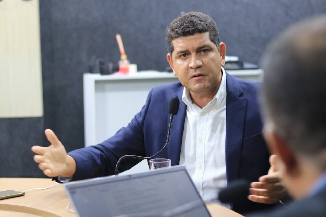 Nenzinha solicita à Equatorial reparos na rede elétrica do Povoado Sementeira