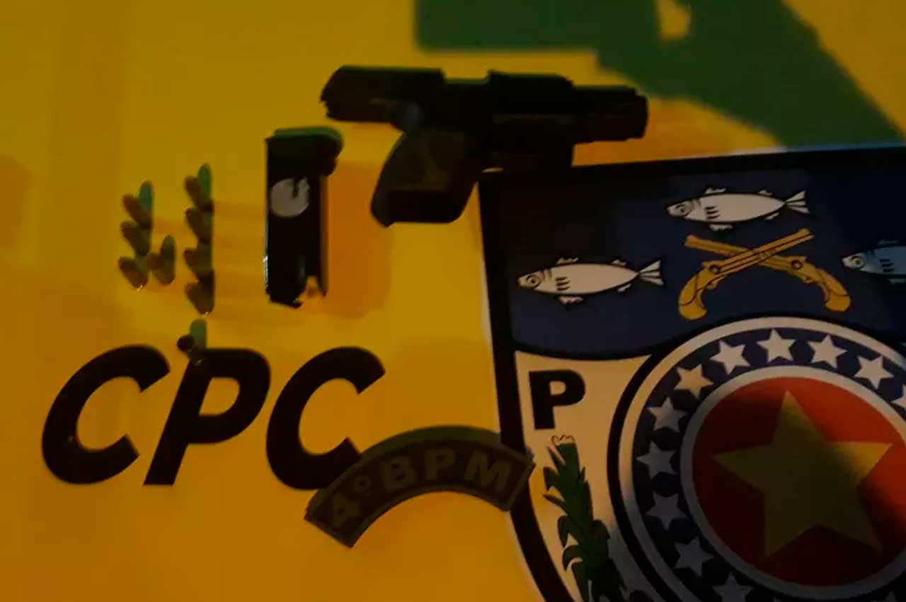 Arma apreendida pela PM com agente da Guarda Municipal de União dos Palmares | © PMAL