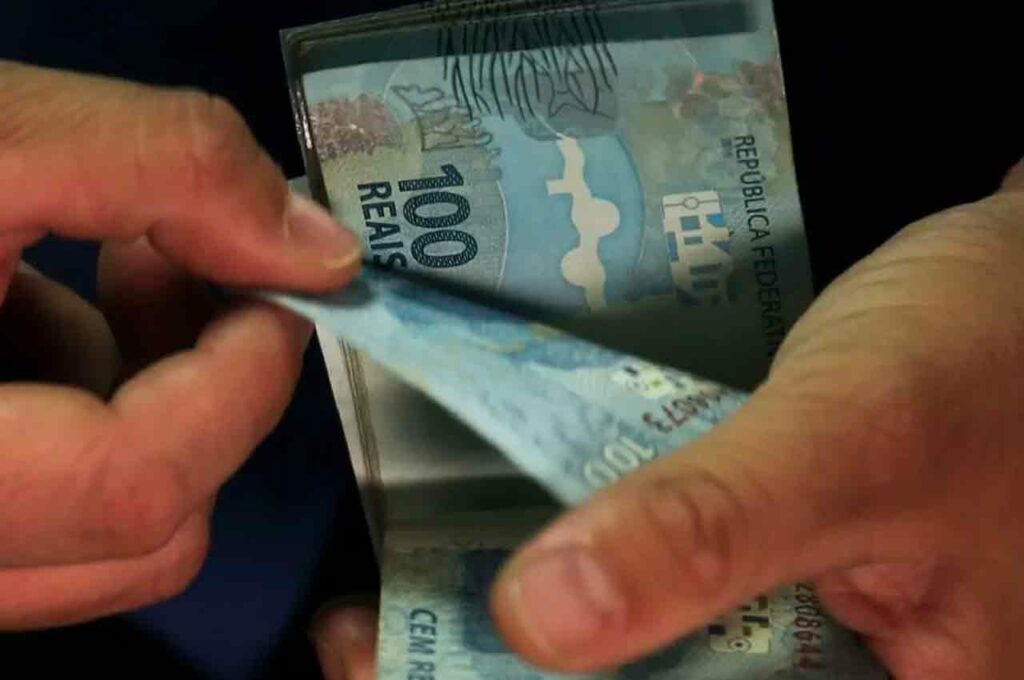 Tem direito ao PIS? Veja quem recebe PIX de R$ 118 a R$ 1.412 nesta segunda