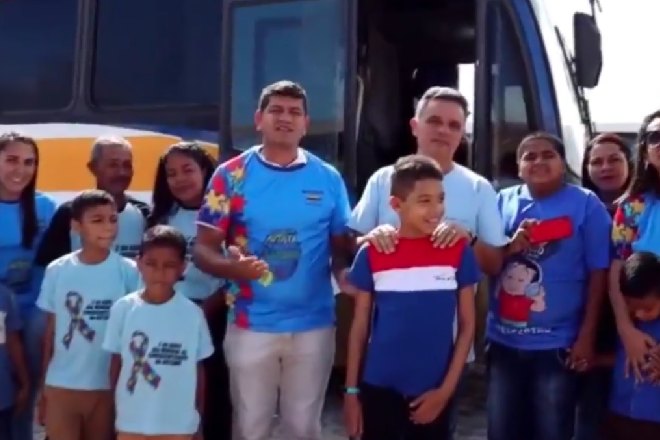 Nenzinha com crianças autistas – © Reprodução/Instagram