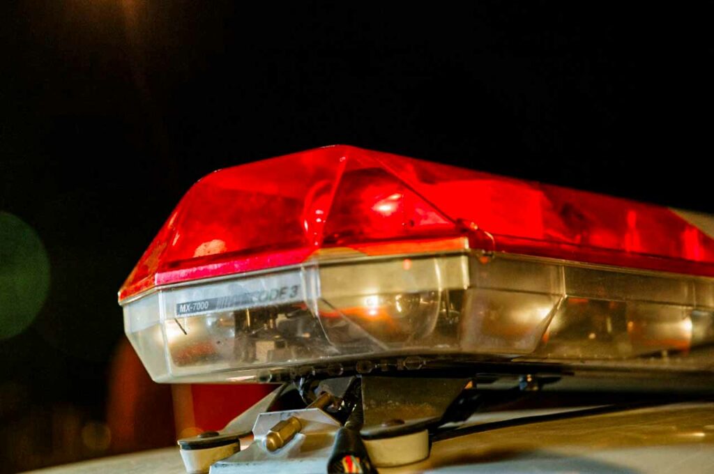 Homem embriagado é detido após quase atropelar pedestres em Murici