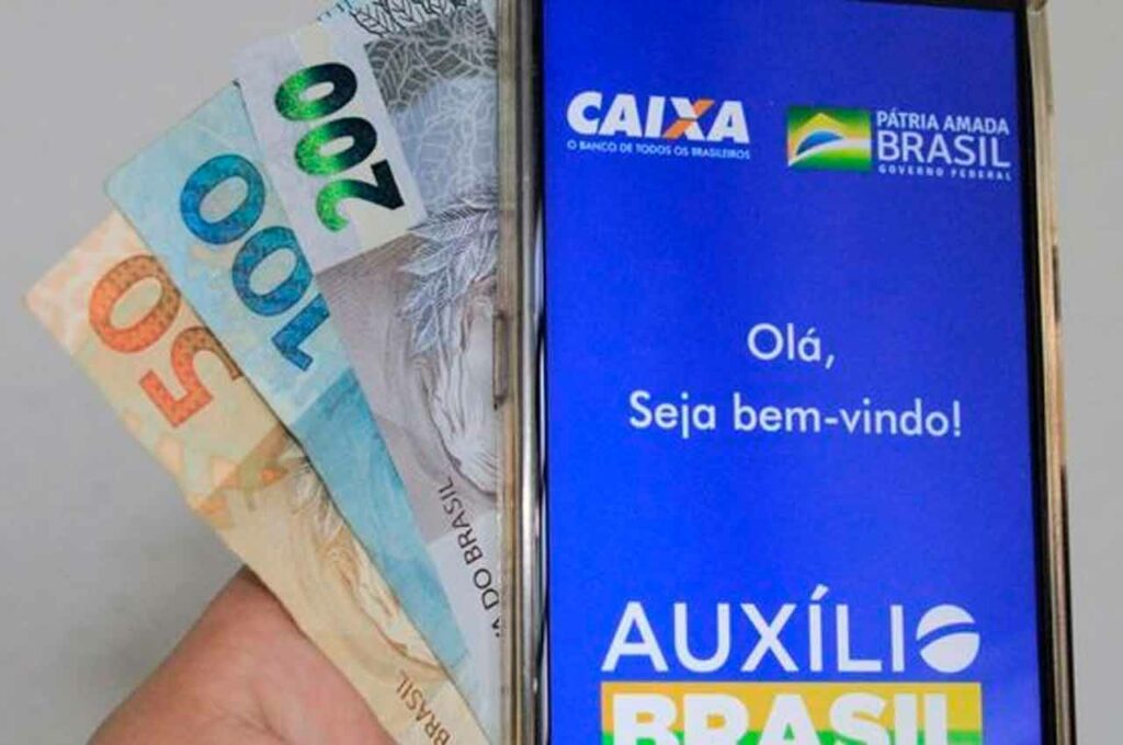 Governo Federal libera R$ 712 aos beneficiários do Auxílio Brasil; confira se tem direito