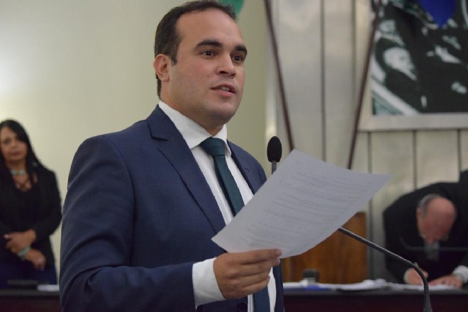 Davi Maia diz que Renan Filho destinou R$ 1,2 mi para rádios de aliados