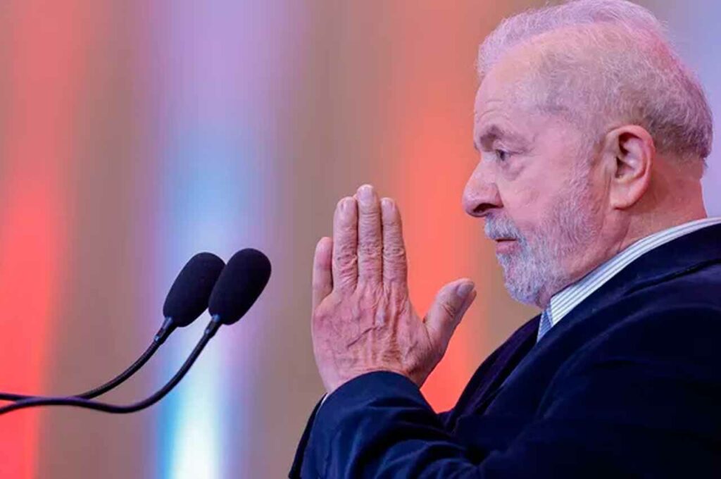 Lula ultrapassa Bolsonaro na apuração dos votos para presidente