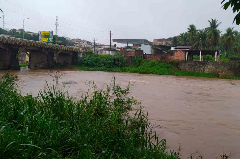 Homem é socorrido após se afogar no Rio Mundaú, em União dos Palmares