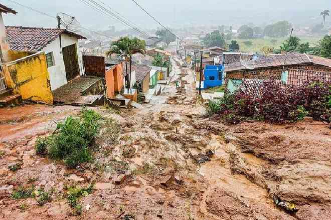 Mais de 14 mil pessoas ainda estão desalojadas ou desabrigadas em Alagoas