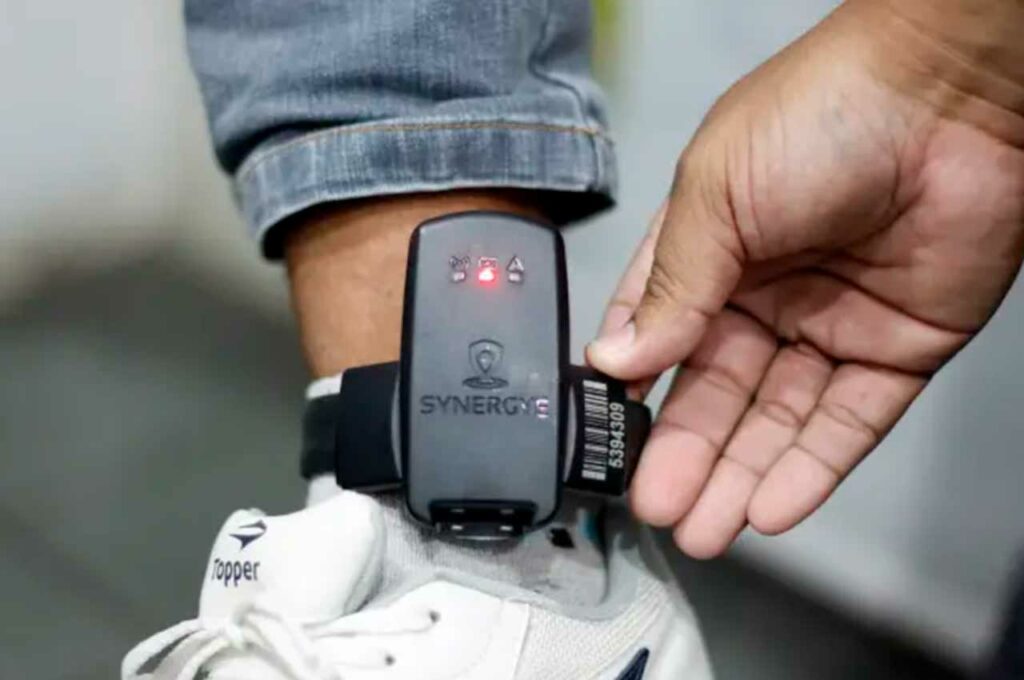 Lei aprovada pela ALE/AL obriga presos a pagarem pelo uso de tornozeleiras eletrônicas