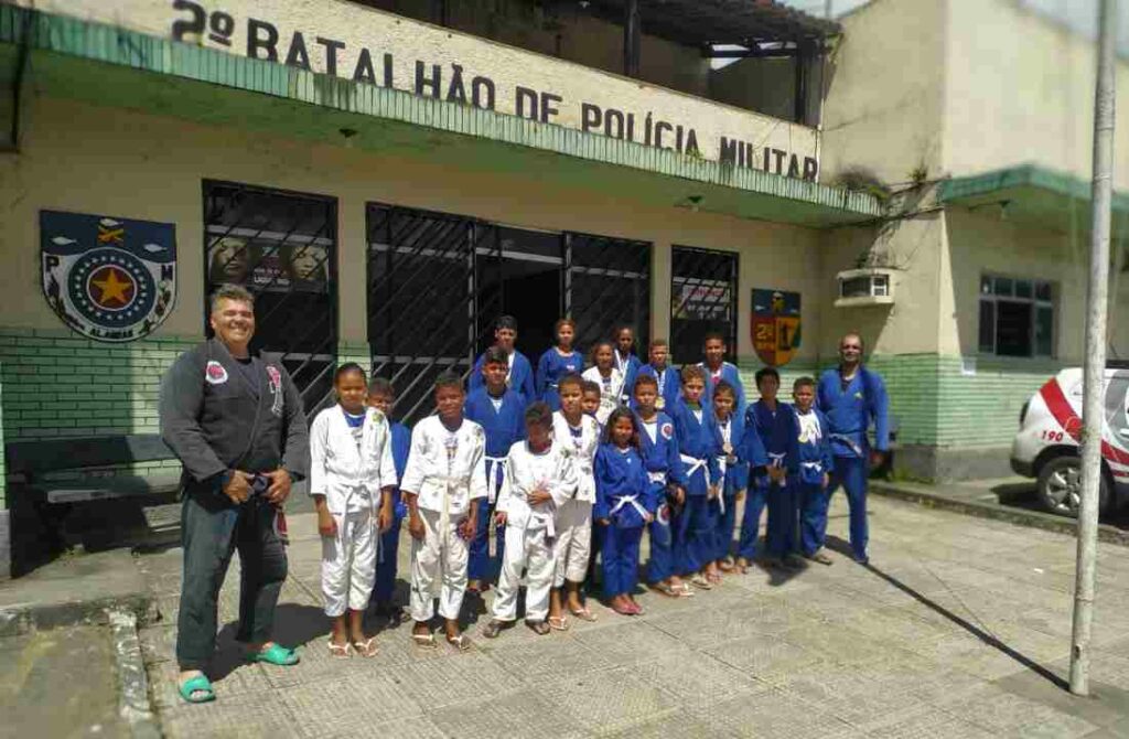 Polícia Militar de União, recebe judocas mirins no CT do 2º Batalhão
