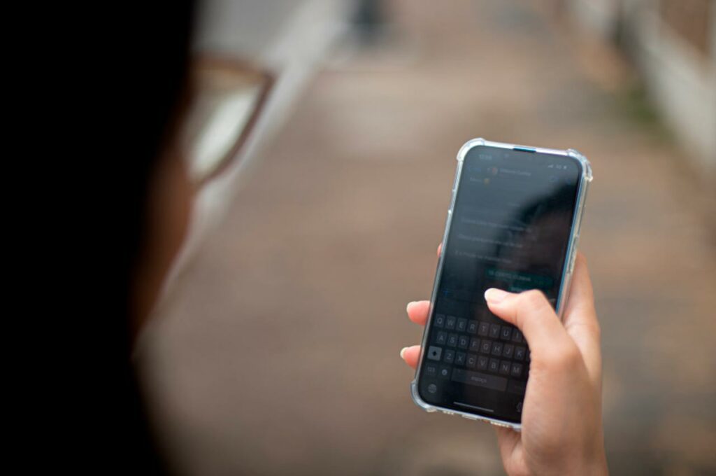 Senado aprova proibição do uso de celulares em escolas; medida segue para sanção presidencial