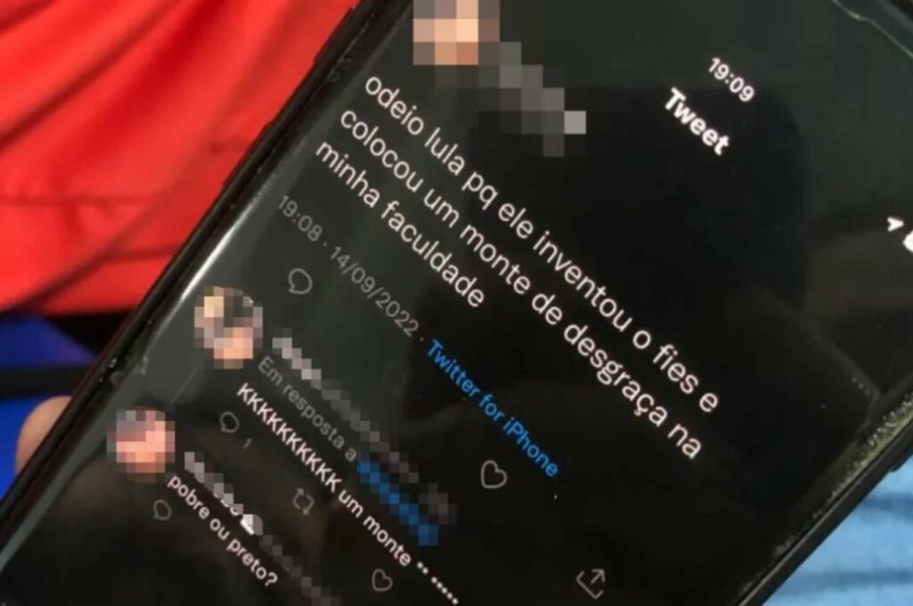 Aluno é afastado de faculdade na BA após rir de publicação racista