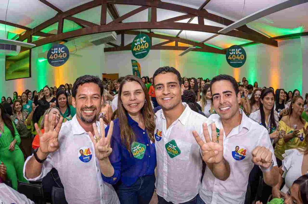 Durante encontro com mulheres, Dr. JHC reforça compromisso com as pautas femininas e destaca papel da mulher na sociedade