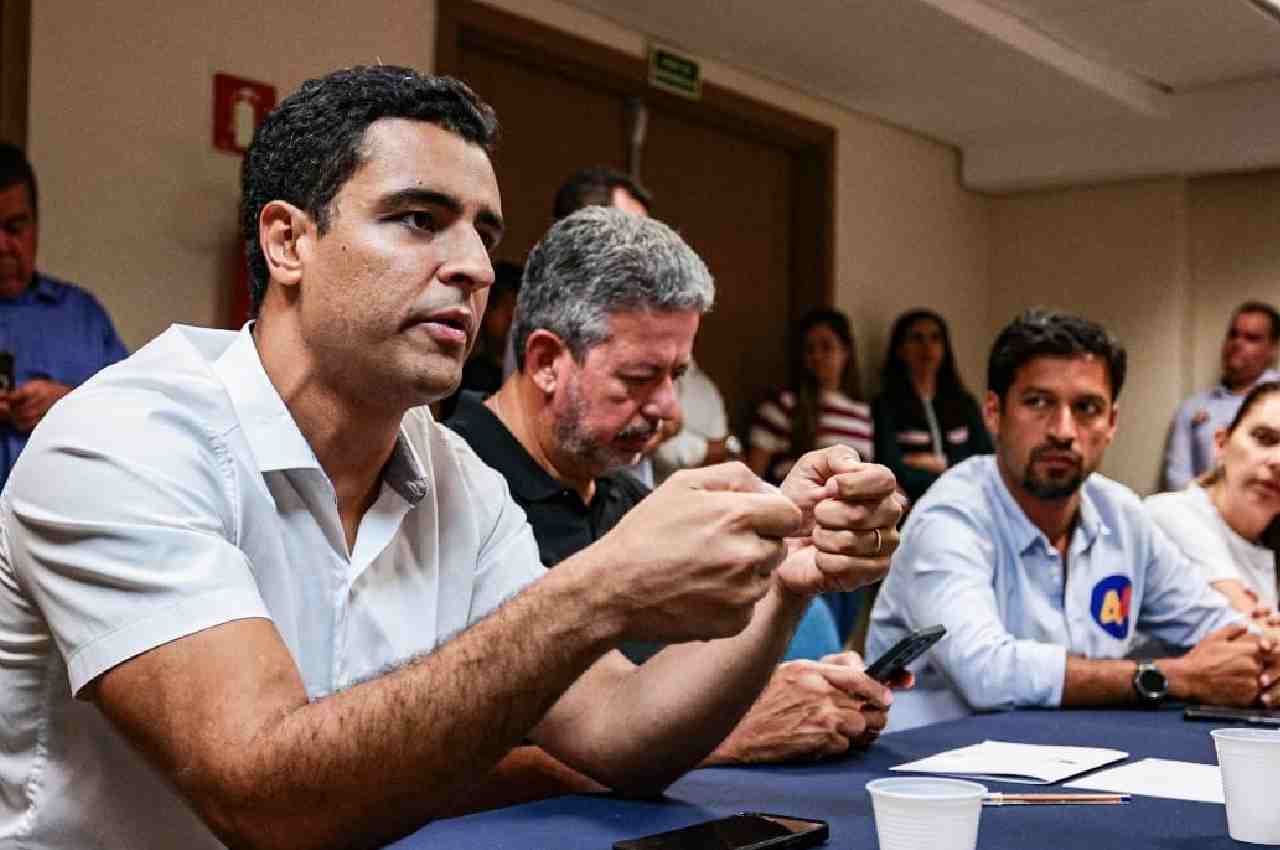 JHC, prefeito de Maceió, Arthur Lira, Rodrigo Cunha e Jó Pereira durante o encontro | © Assessoria