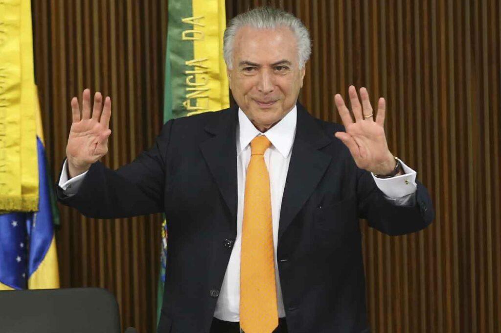 Sem citar nomes, Temer diz que apoiará quem “defender a democracia”
