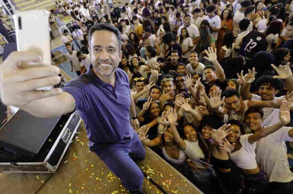 Paulo Dantas anuncia pagamento de R$ 2 mil para estudantes concluintes do ensino médio