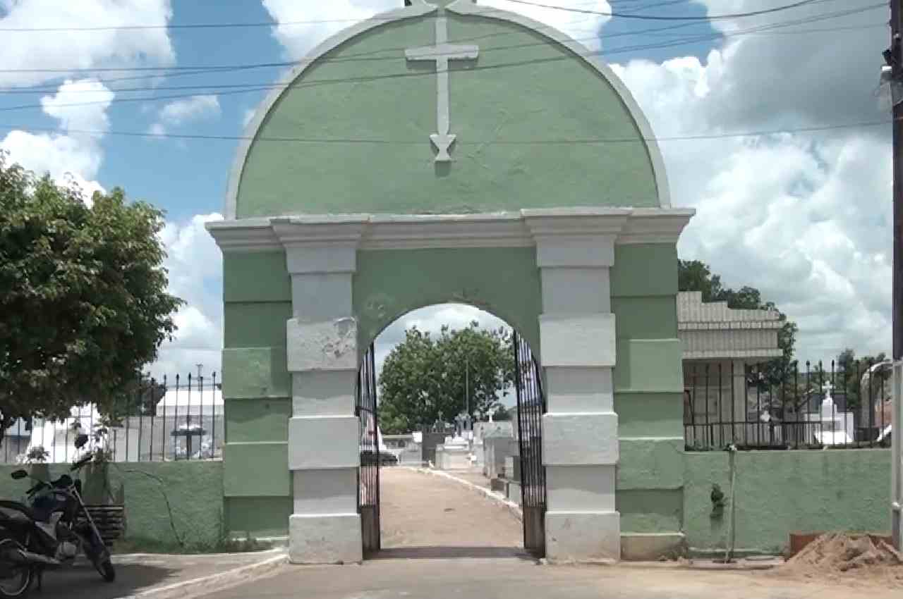 Cemitério Público Campo Santo dos Palmares | © Reprodução 