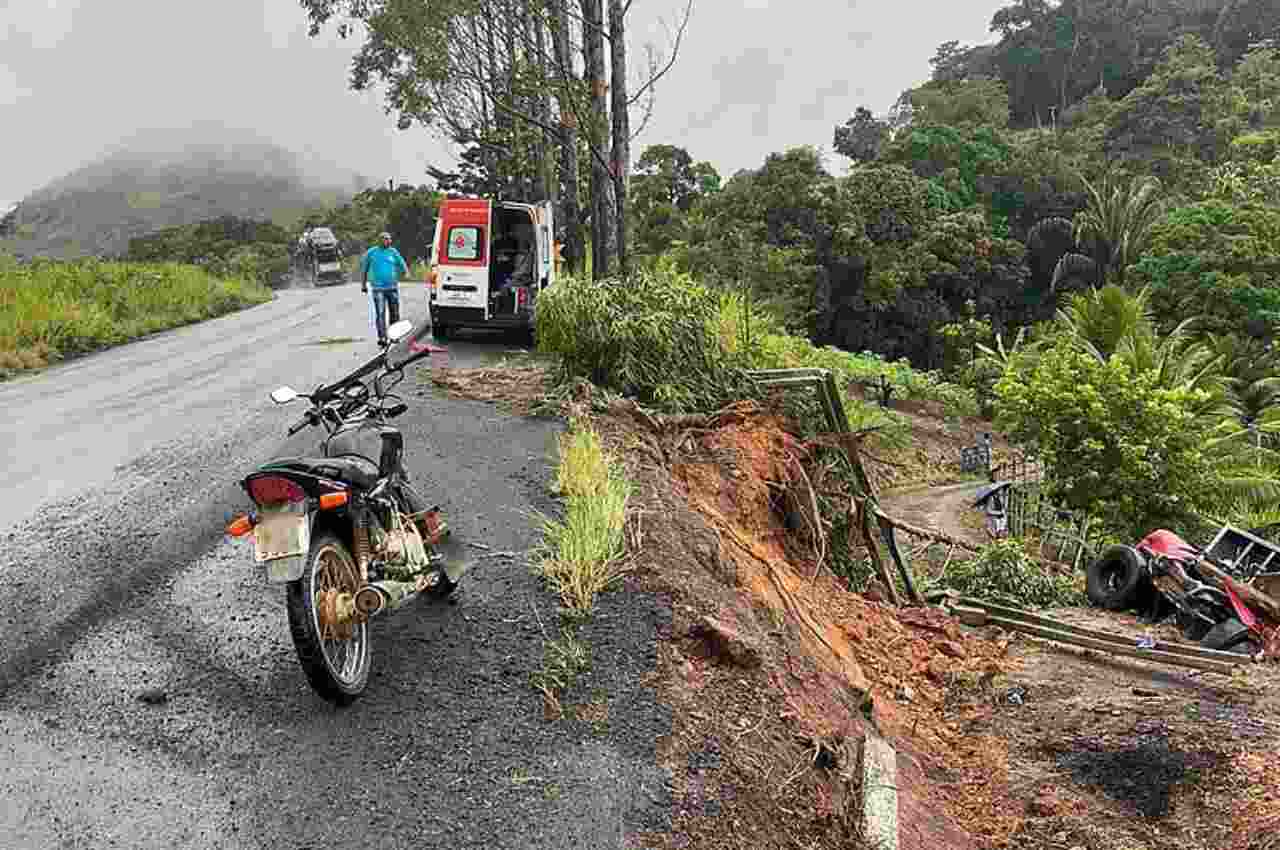 Motorista foi socorrido por uma equipe do SAMU | © Cortesia 