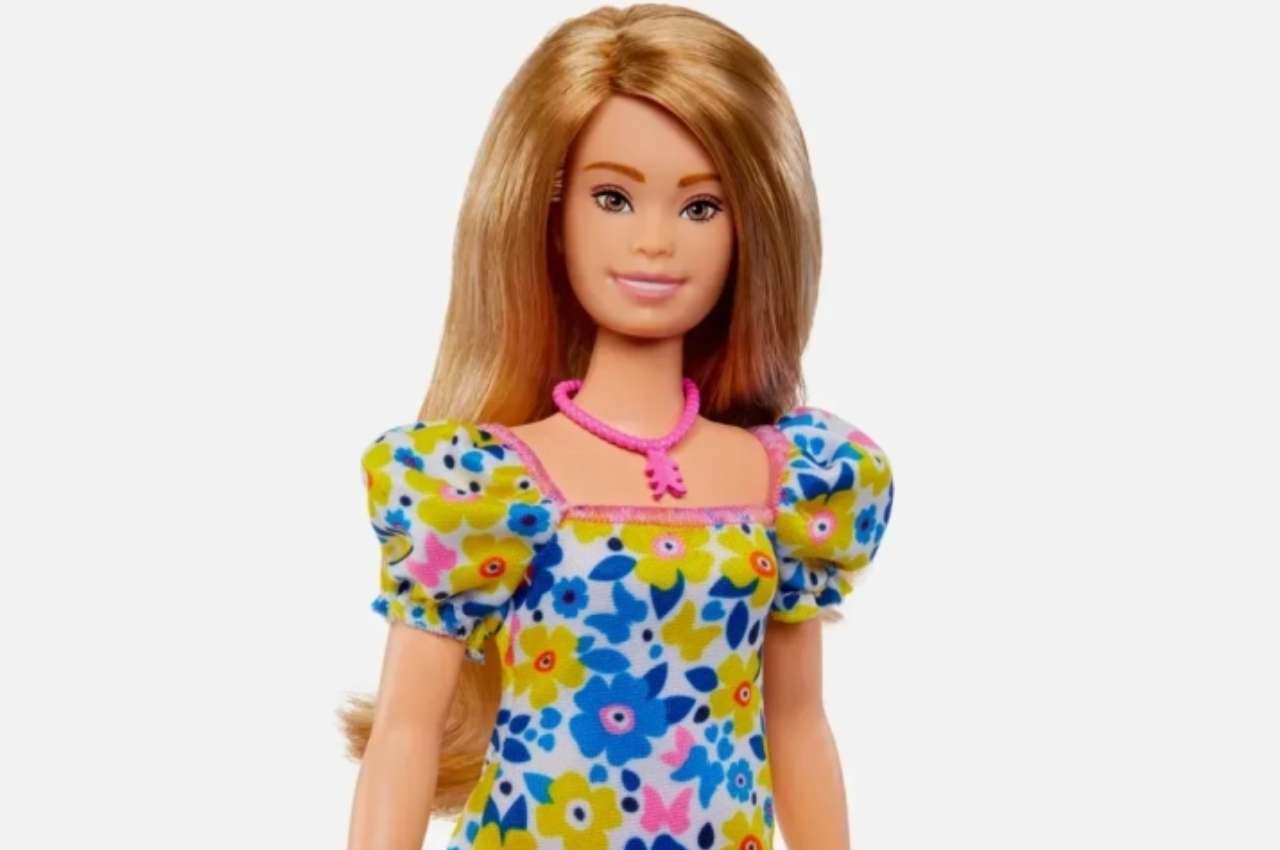 Primeira boneca com síndrome de Down foi fabricada pela Mattel | © Reprodução/Mattel 