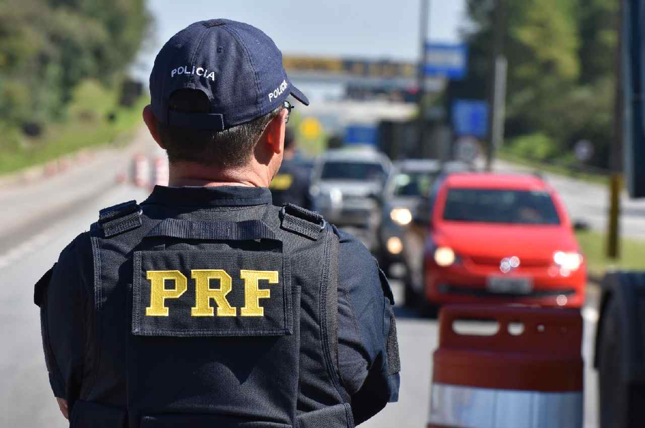 Polícia Rodoviária Federal durante fiscalização em rodovias federais | © Ascom/PRF-AL
