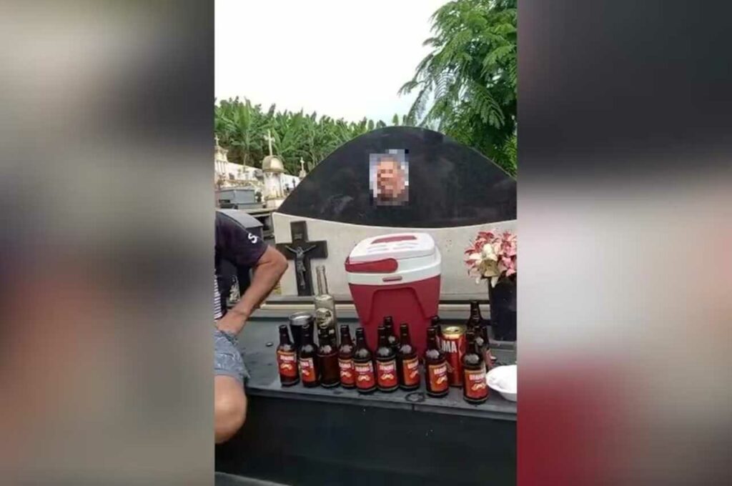 Filho de ex-prefeito faz comemoração com cerveja e petiscos no túmulo do pai no ES