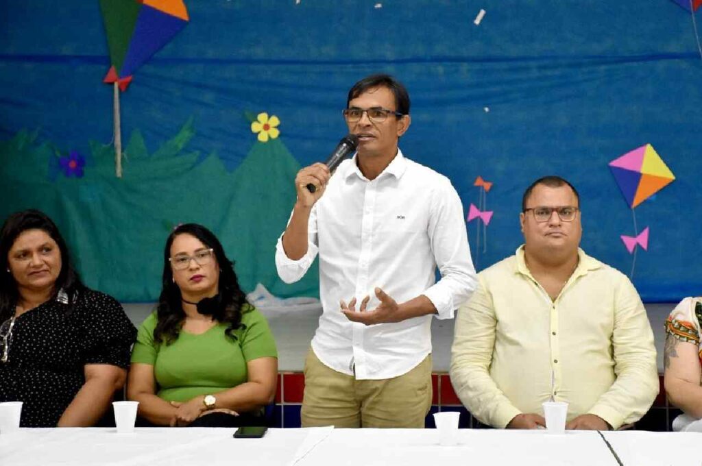 Prefeito de Messias participa de encontro regionalizado com outros 30 municípios