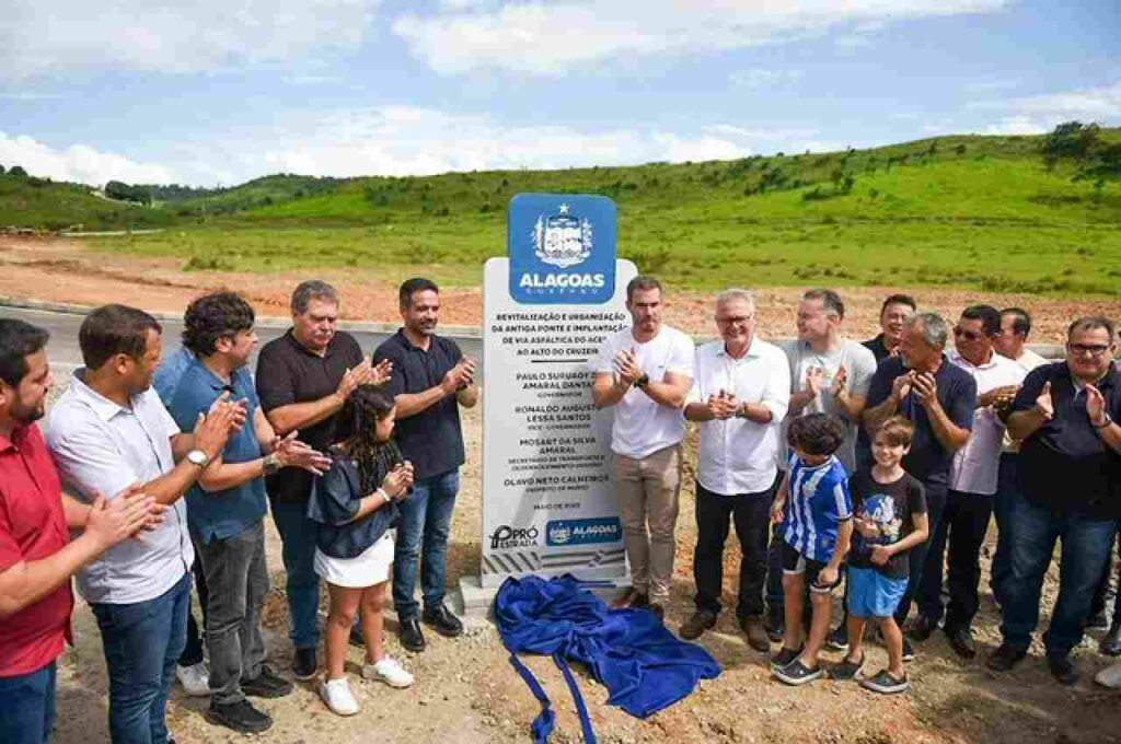 Prefeito de Murici inaugura Rodovia dos Vales e investe em creche e requalificação urbana