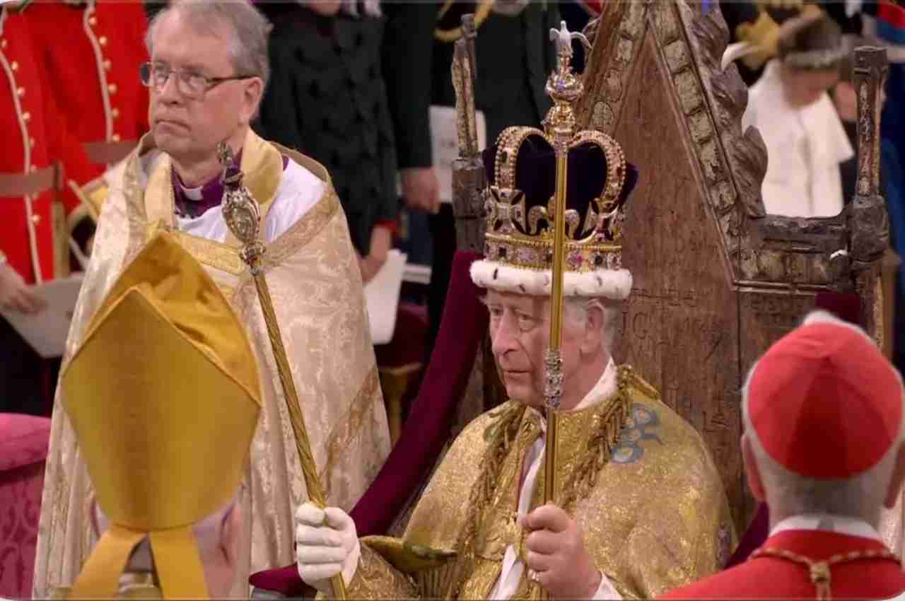Rei Charles III é coroado na Abadia de Westminster, Londres | © Reprodução
