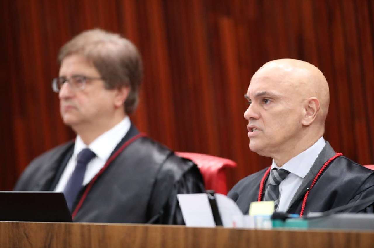 Alexandre de Moraes, durante julgamento nesta quinta-feira (22/6) | Foto:  Alejandro Zambrana/Secom/TSE