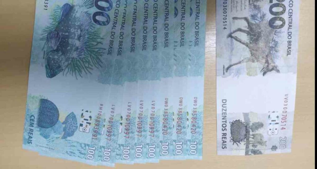 Mulher é presa em flagrante com cédulas falsas de Real na Agência dos Correios da Polícia Federal