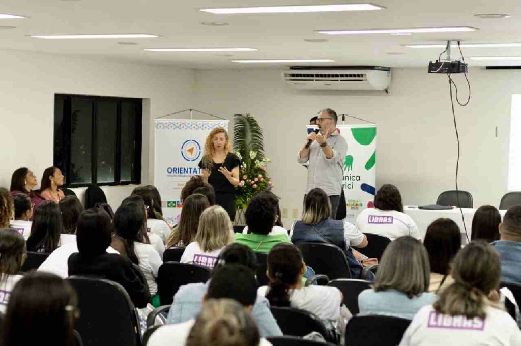 Prefeitura de Murici realiza aula inaugural do curso básico de Libras