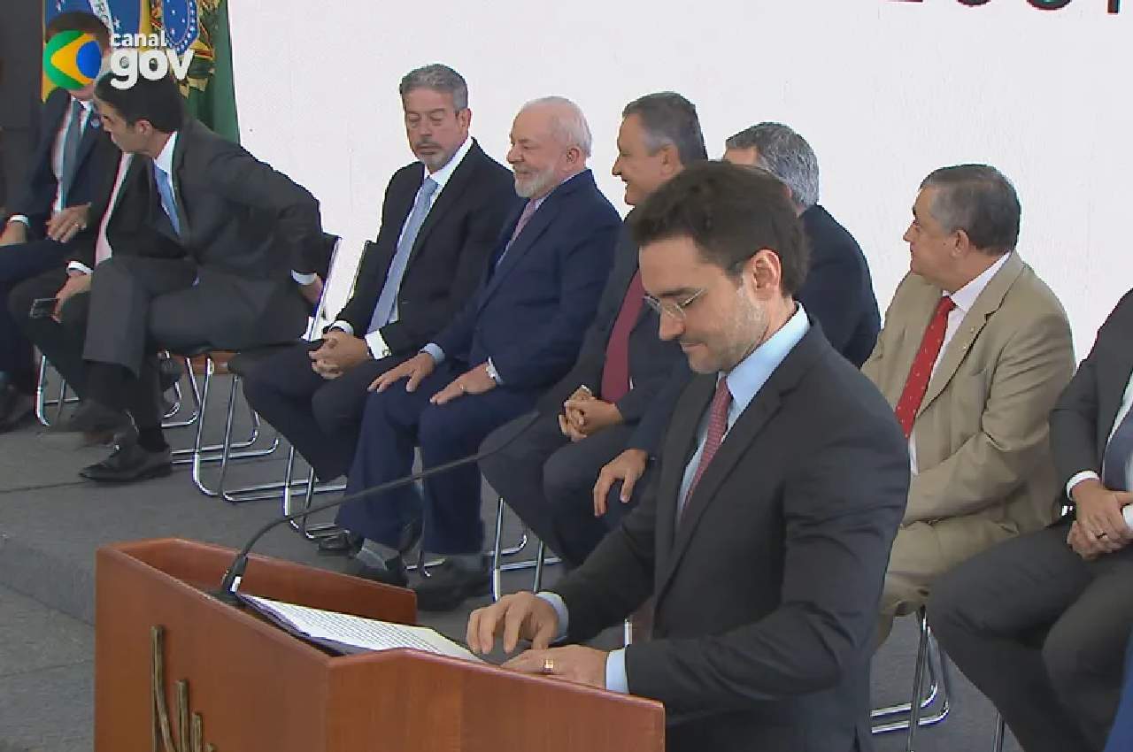 Lula empossa Celso Sabino como ministro do Turismo | Foto: Reprodução 