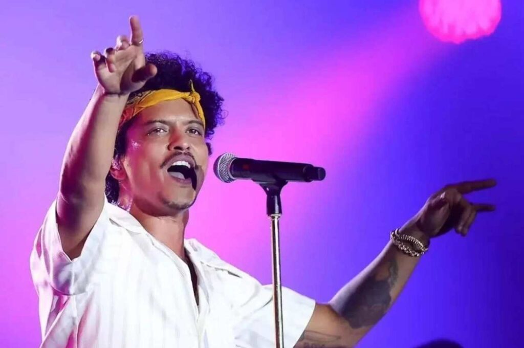 Bruno Mars está em Israel em meio a bombardeios e cancela show no país