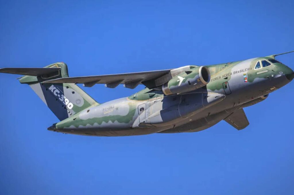 Terceiro avião com brasileiros repatriados de Israel chega ao Brasil