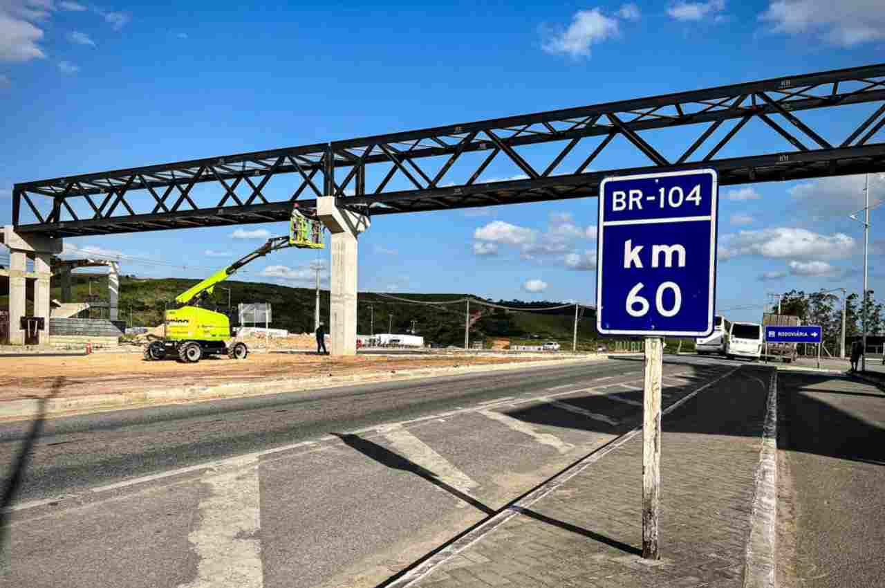 Passarela sobre a BR-104 | © Ascom/Murici