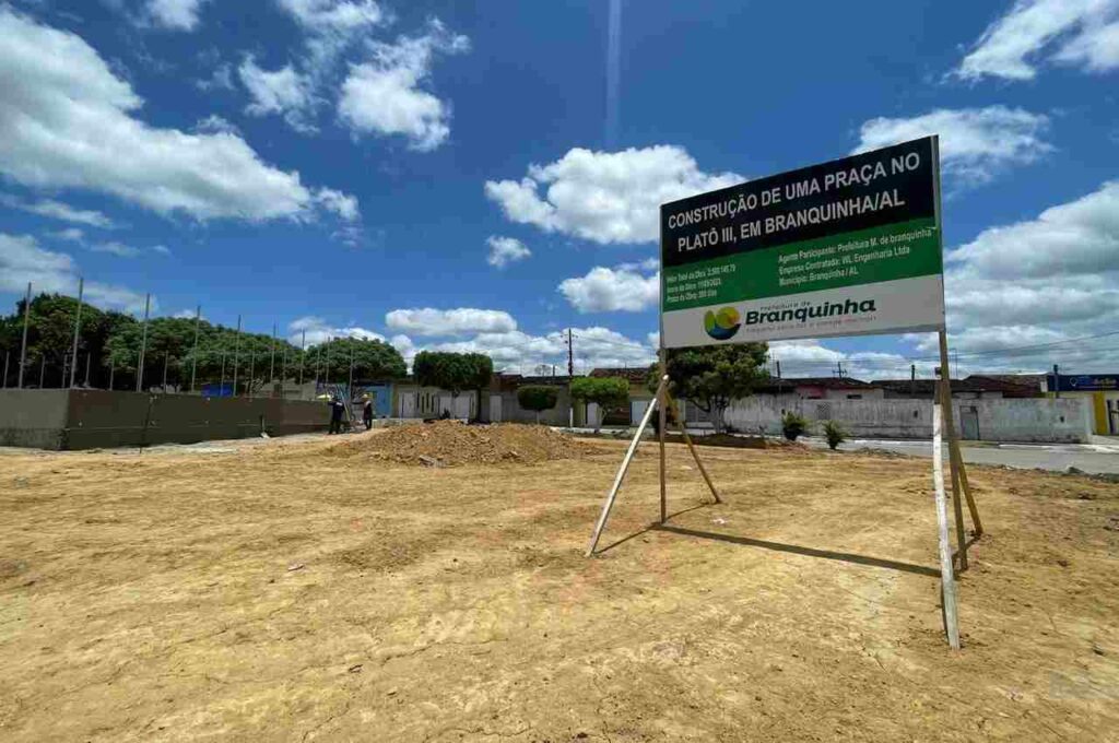 Prefeitura de Branquinha inicia obra de construção de praça no Platô III