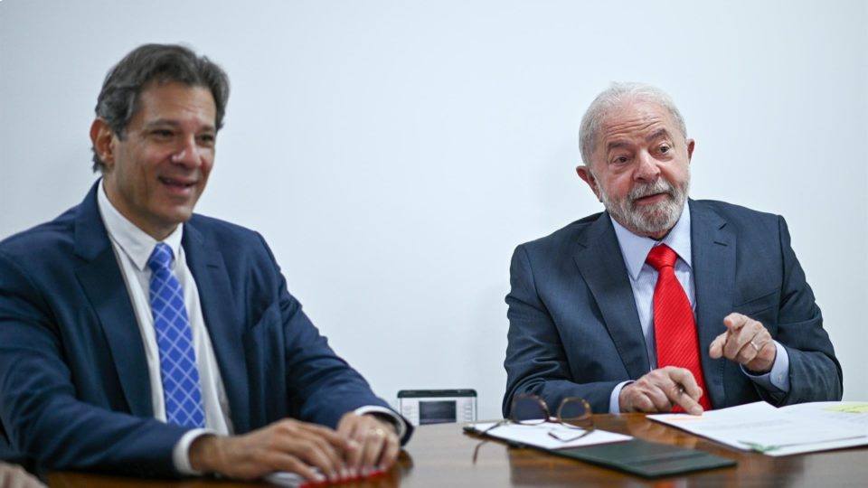 Haddad e Lula | © André Borges/EFE