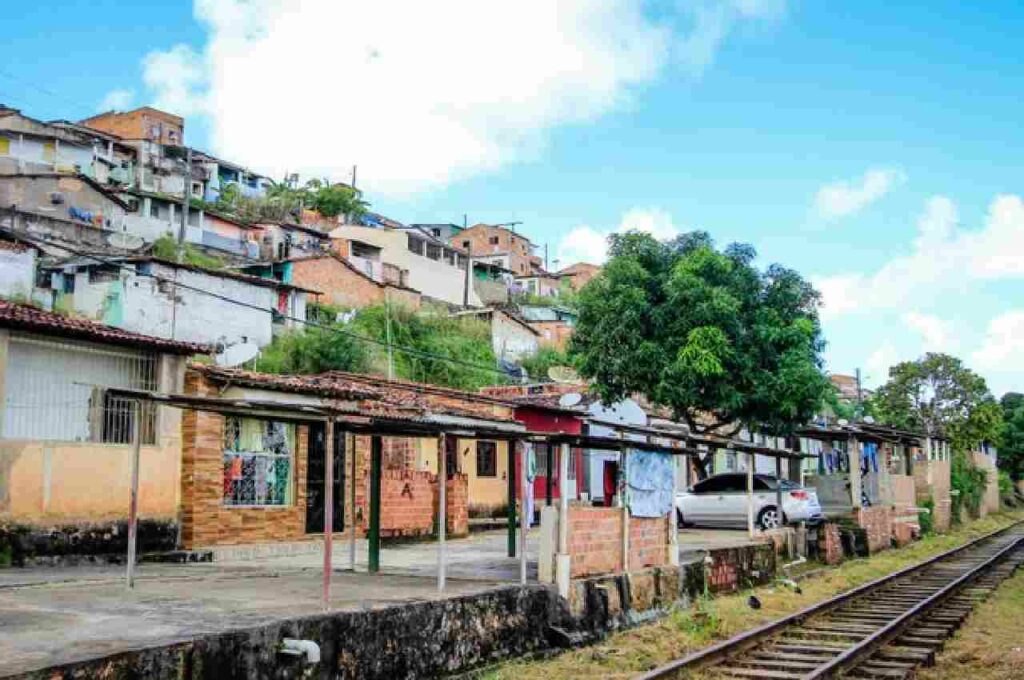 Defesa Civil alerta para risco iminente de colapso em mina no Mutange, em Maceió